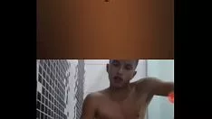 Jouer Novinho hetero de 18 ans gozando no presenta pra mim