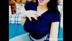 Reproducir Hannah viendo sus grandes tetas en - endurbaes.com