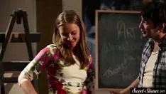 Reproducir hermosa adolescente hace su steppappa