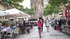Abspielen Französische Brünette erhält wiederholte Einblicke
