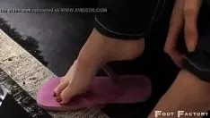 播放 57 红头球松动，脚趾和脚烫手