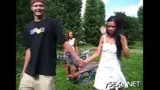 播放 J. 男女同校色情