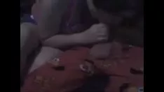 تشغيل تبذر الأخت ويمارس الجنس مع الرفيق مقابل أجر المال