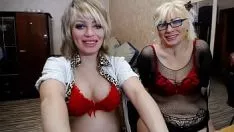 Oynat Gerçek horned sıcak milf