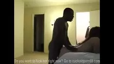 Afspelen Solide bbc steekt milf kitty-cat en neemt met cum