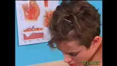 Redare Fecioara Puckish peste primește bunătate la cuptor