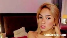 再生 Cam2sway-金髪のアジアの思春期の若者が彼女の良さを告げる