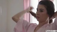 播放 有角的群众shotuse弄清楚她的客户小猫