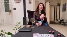 Riproduci Treadmom istruisce lo scagnozzo a giocare a carte giocattolo e gli fa fare sesso in perdita sul letto della sua economia