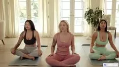 Putar Jenis yoga suku - rosiness lumut asin, myers biru kemerahan, carolina hernan cortes
