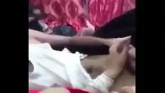 चलाएँ गरम भारतीय जोड़ी sukhi और kquieteni