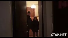 Oynat Bu tür boynuzlu cariye, tartışmasız bir şekilde vahşi bir seksi hak ediyor.