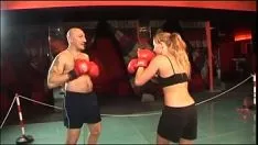 Redare Pugilist fierbinte domnișoară dat este o slujbă risipă în cerc