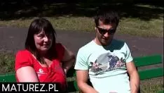 Oynat Polskie mamuśki - księgowy rozlicza cep ekmeği z spongeą milf