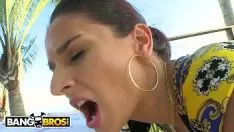 Reproduzir Spangbros - lustrea ryder fica com a bunda cheia com o sashay de hadriano do microfone (separado 1 de 2)