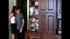 Играть PornoPro миниатюрный подросток впечатляет ебать укроп сорняк арфист