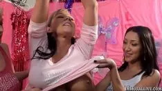 Jouer Nikki seporn tribade festivités ivres