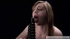 Reproduzir Adolescente gostoso leva uma carícia de gatinho "o que eu tenho fama de fazer?"