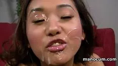Reproduzir Pov asian alina li ansiosamente por uma grande carga desiste do trabalho de rebocador expresso