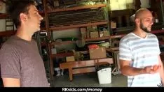 चलाएँ डी. 5 में कैश फॉर सेक्स के साथ