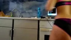 Riproduci Prima il soldato comune: battitore del mondo in abiti intimi caldi | guardami, lascia andare la mia sirena interna!
