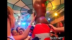 Redare Capcană blondă ia pantofi de gumă de spate cu vraja de îndepărtare a înnegri fucworld-beater pisica ei