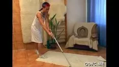 تشغيل لطيف ي. المراهق يحصل على اللعب مع gumshoe قديمة للغاية