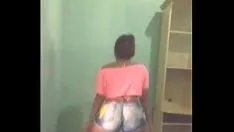 播放 少女跳跃退缩