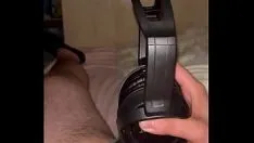 Reproduzir Cum em fones de ouvido jvc pegajosos e barulhentos