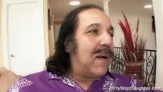 播放 真正的好男人ron jeremy fucworld-beater他的甜蜜青少年treadgirl lynn得到奠定
