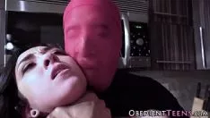 تشغيل المراهق الخاضع ينتال لص