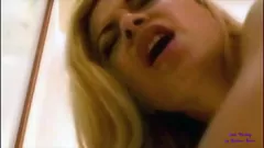 Afspelen Anale orgie met twee natuurlijke blonde meiden en gastvrije kontjes