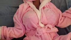 Putar Rasakan Keajaiban: Boneka Seks Ayam Besar dengan Jubah Unicorn Merah Muda