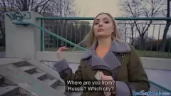 चलाएँ प्राकृतिक बड़े स्तन वाली गोरी यूरोपीय सुंदरता जंगली सार्वजनिक सेक्स का आनंद लेती है और एक गर्म सह शॉट के साथ समाप्त होती है