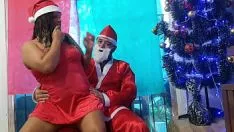 تشغيل تجمع عيد الميلاد مع ليو فرنانديزبورن