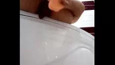 Redare Perform cu fundul în cutie cu două vibratoare și degete mari