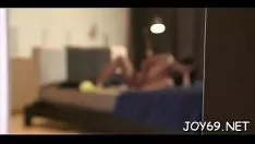 Reproducir maravillosa mayoría adolescente bebé pulgares y juguetes kitty-cat en un solo proceso